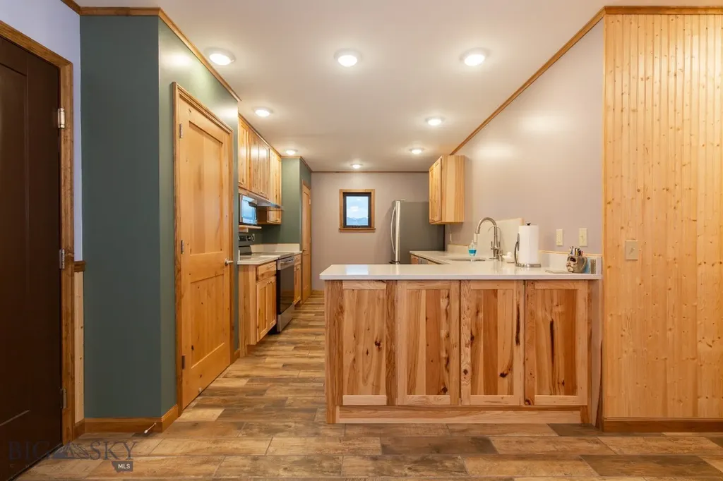 420 Melrose Road Twin Bridges MT 59754