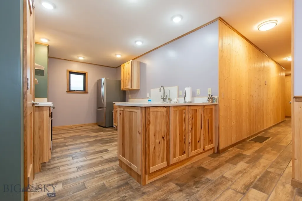 420 Melrose Road Twin Bridges MT 59754