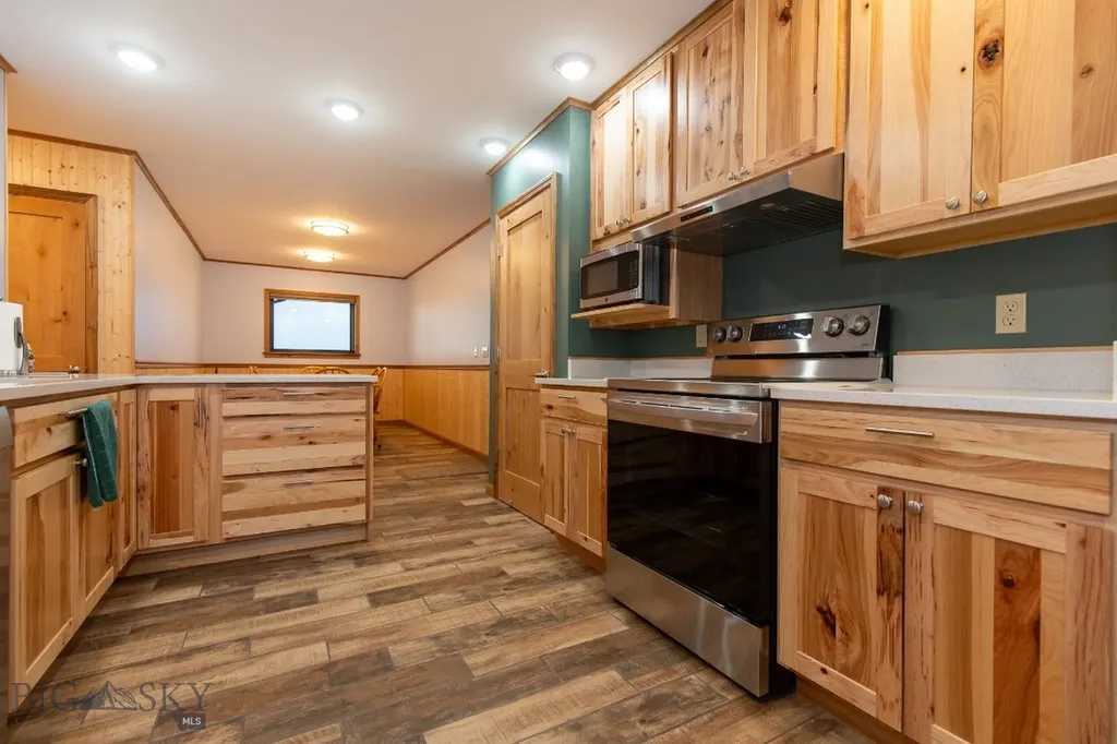 420 Melrose Road Twin Bridges MT 59754
