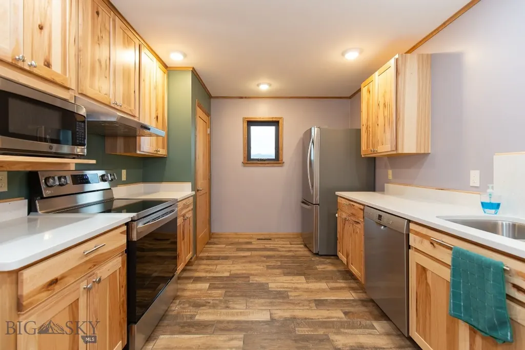 420 Melrose Road Twin Bridges MT 59754