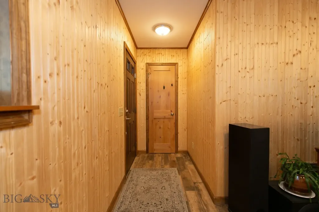 420 Melrose Road Twin Bridges MT 59754