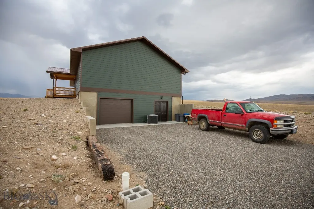 420 Melrose Road Twin Bridges MT 59754