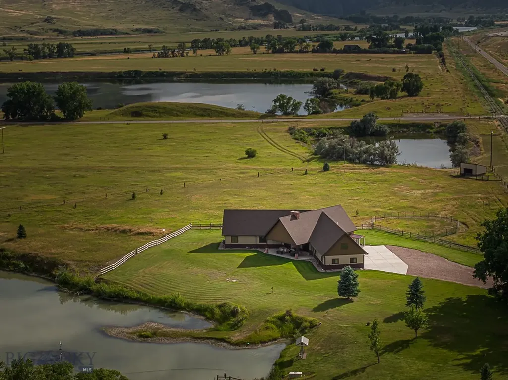2127 Old Us Highway 91 Cascade MT 59421