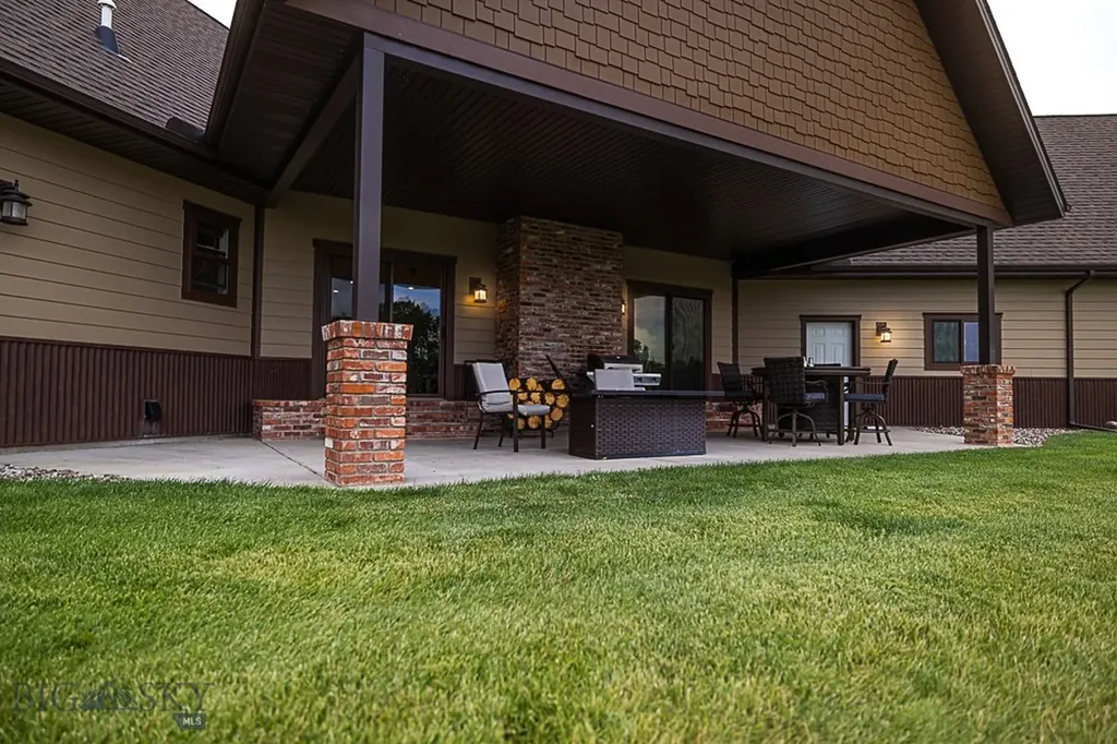 2127 Old Us Highway 91 Cascade MT 59421