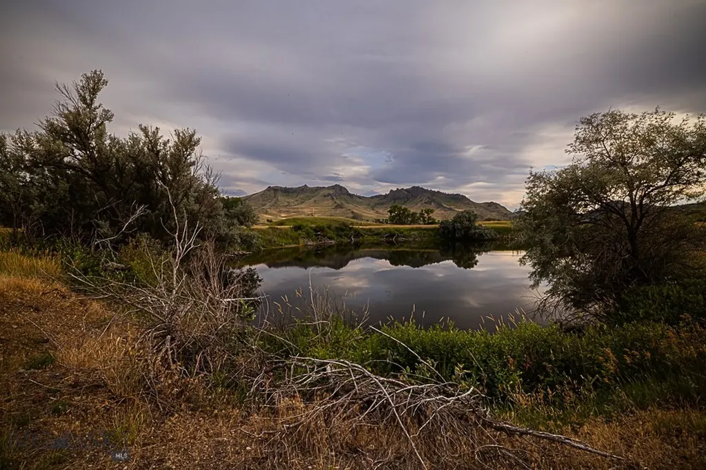 2127 Old Us Highway 91 Cascade MT 59421