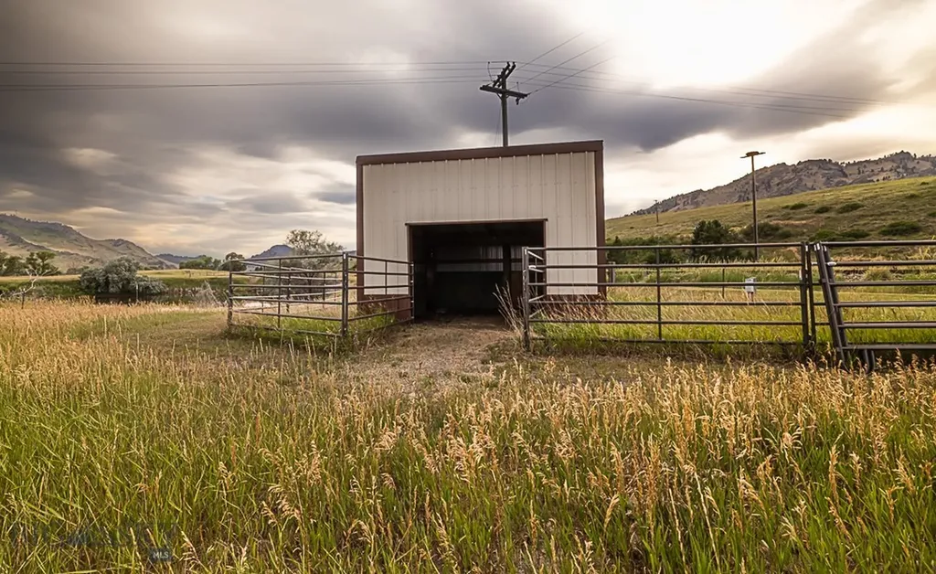 2127 Old Us Highway 91 Cascade MT 59421