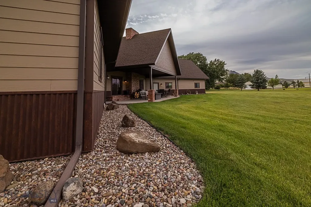 2127 Old Us Highway 91 Cascade MT 59421