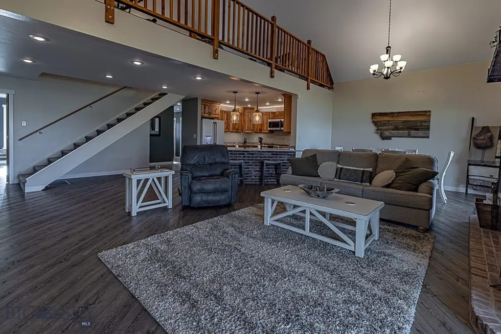 2127 Old Us Highway 91 Cascade MT 59421