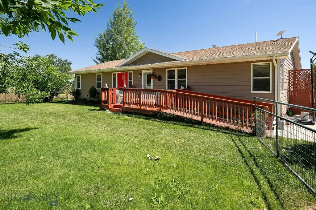 24 S Swan Lane Fromberg MT 59059