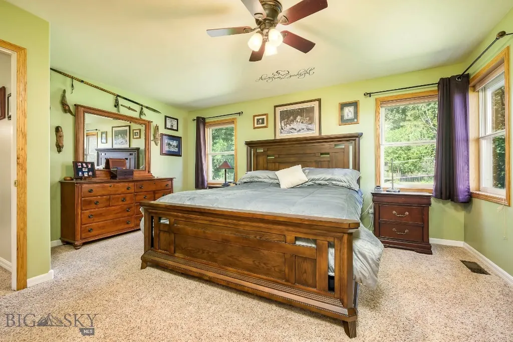 24 S Swan Lane Fromberg MT 59059