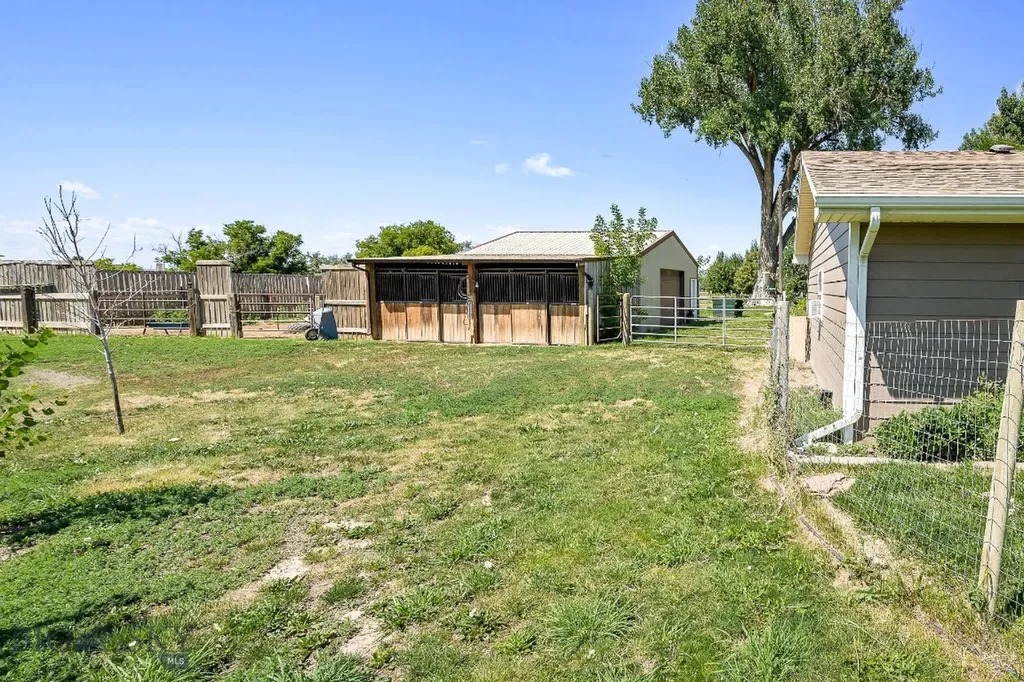 24 S Swan Lane Fromberg MT 59059