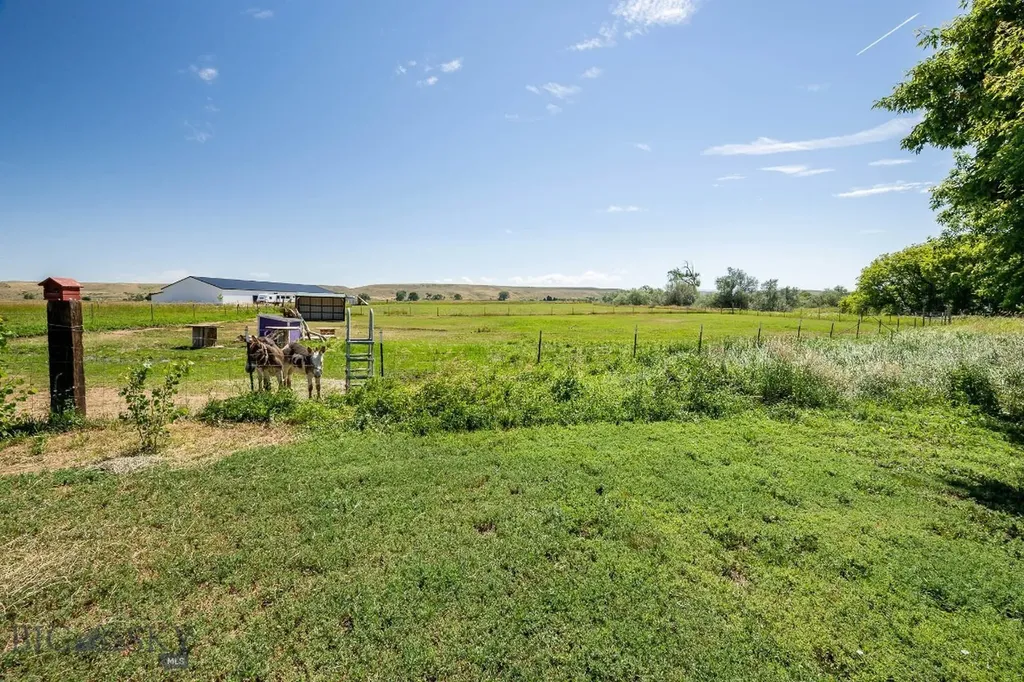 24 S Swan Lane Fromberg MT 59059