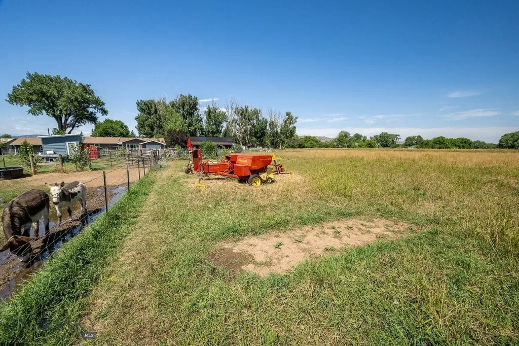 24 S Swan Lane Fromberg MT 59059