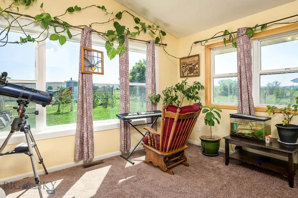 24 S Swan Lane Fromberg MT 59059