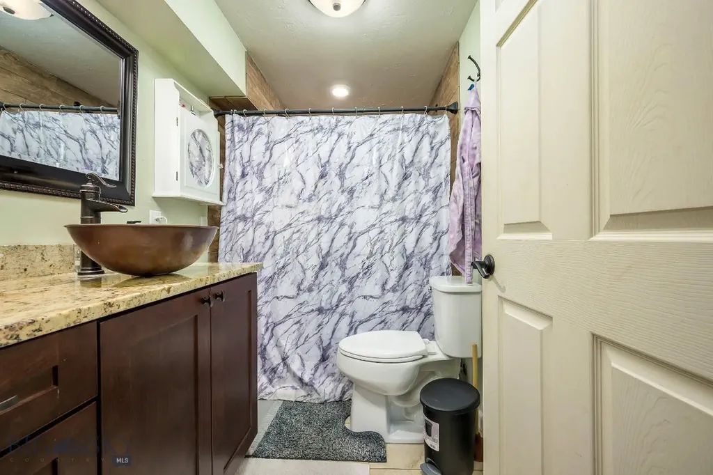 24 S Swan Lane Fromberg MT 59059