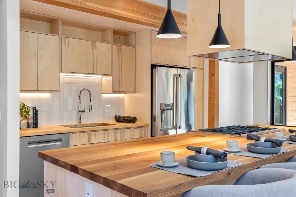 715 N Montana Bozeman MT 59715