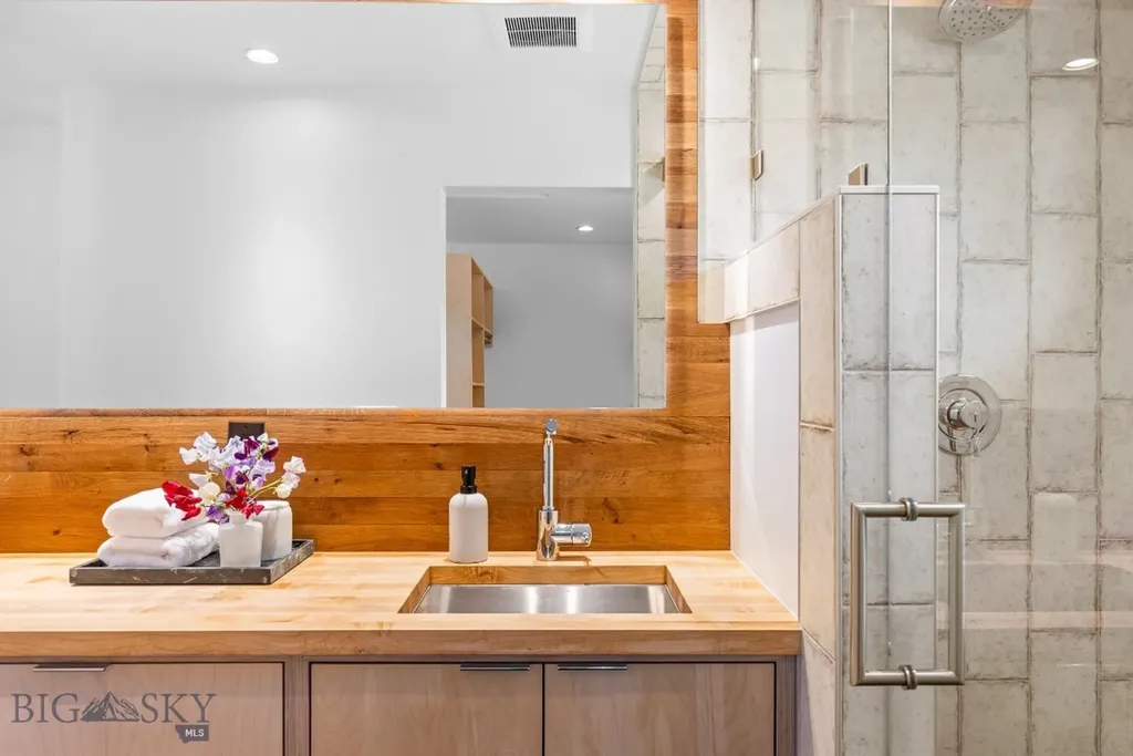 715 N Montana Bozeman MT 59715