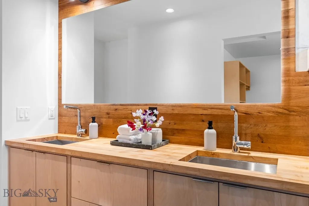 715 N Montana Bozeman MT 59715