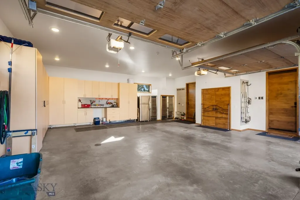 10 Middle Rider Road Big Sky MT 59716