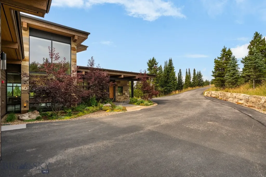 10 Middle Rider Road Big Sky MT 59716