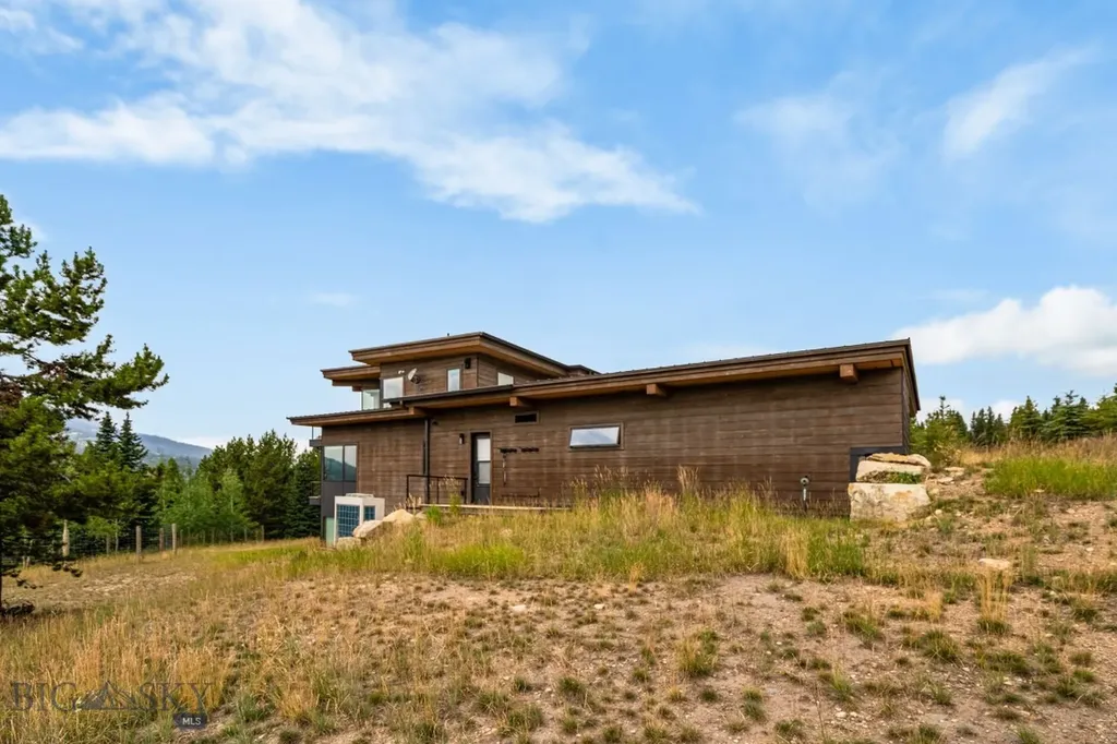 10 Middle Rider Road Big Sky MT 59716
