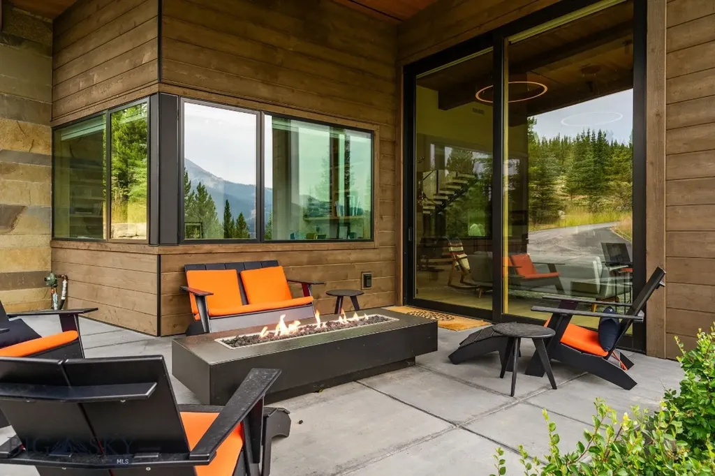 10 Middle Rider Road Big Sky MT 59716