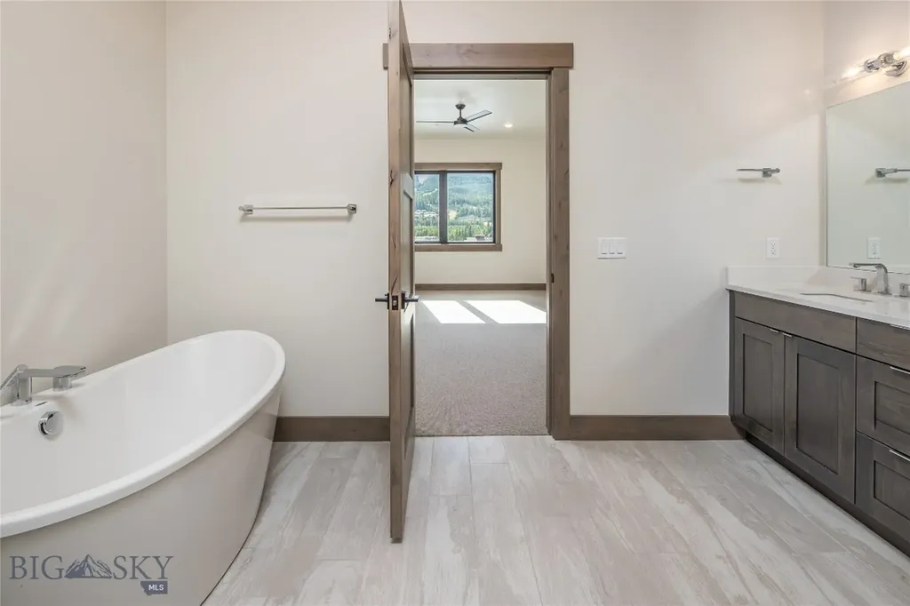 2D Summit View - 502d Big Sky MT 59716