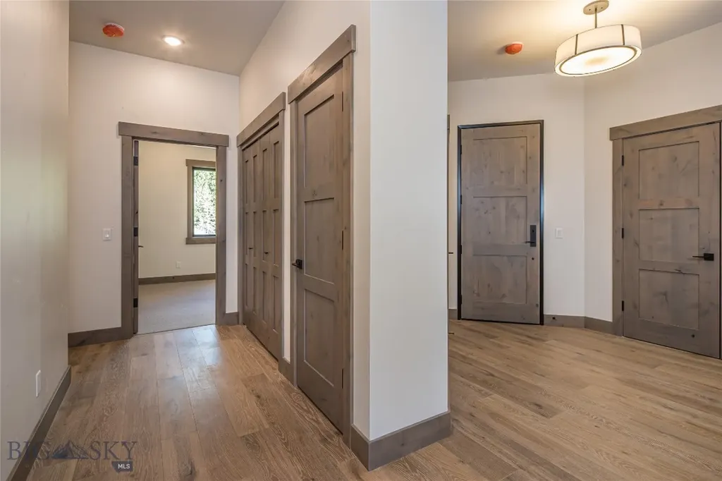 2D Summit View - 502d Big Sky MT 59716