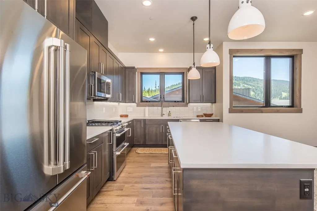 2D Summit View - 502d Big Sky MT 59716