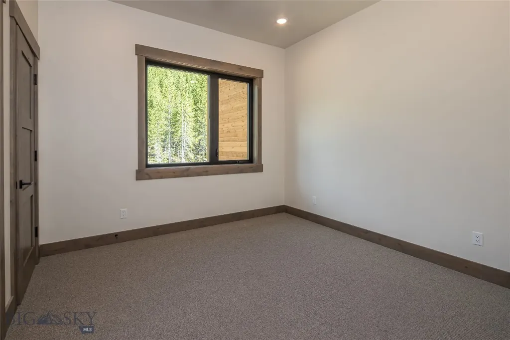 2D Summit View - 502d Big Sky MT 59716