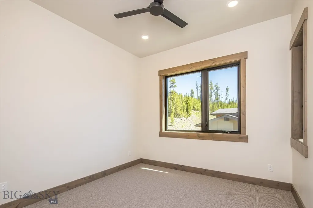 2D Summit View - 502d Big Sky MT 59716