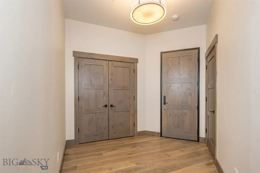 2D Summit View - 502d Big Sky MT 59716