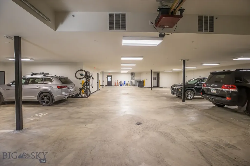2D Summit View - 502d Big Sky MT 59716