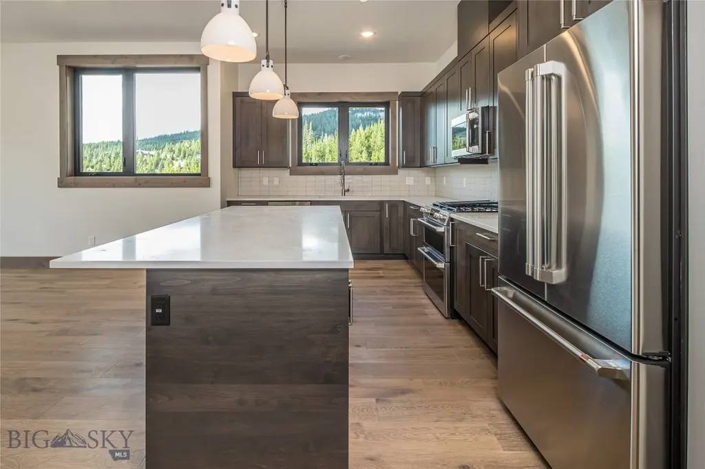 2D Summit View - 502d Big Sky MT 59716