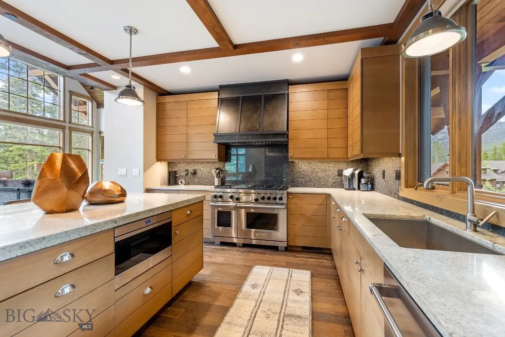 14 Jakes Lane Big Sky MT 59716