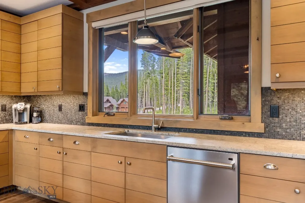 14 Jakes Lane Big Sky MT 59716