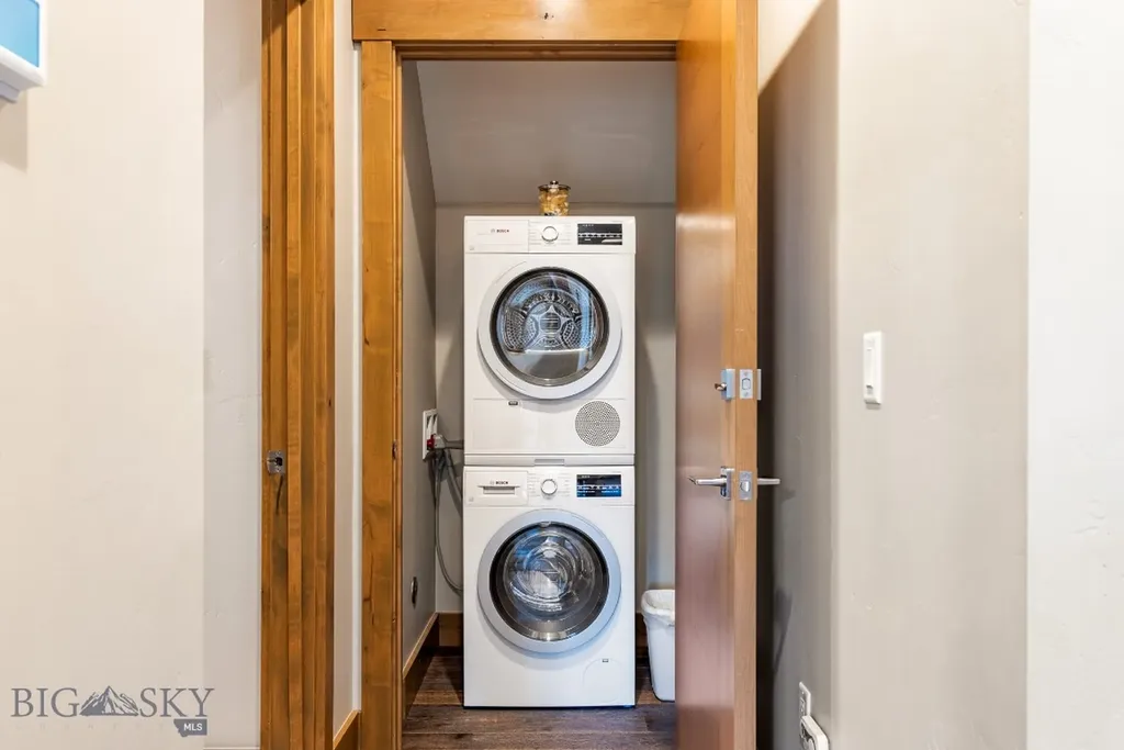 14 Jakes Lane Big Sky MT 59716