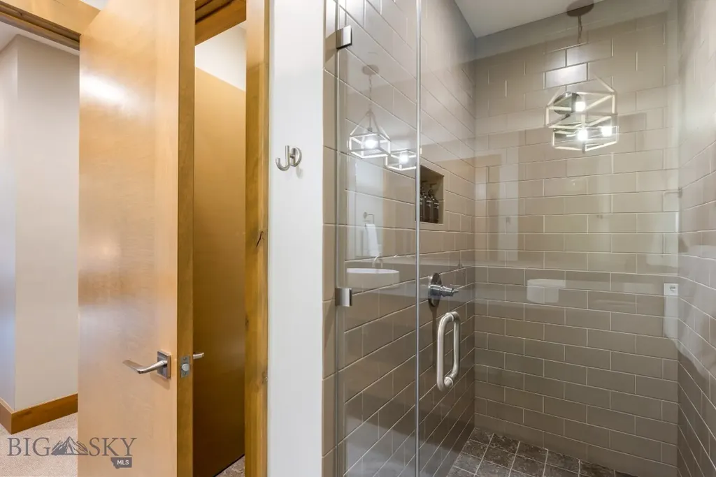 14 Jakes Lane Big Sky MT 59716