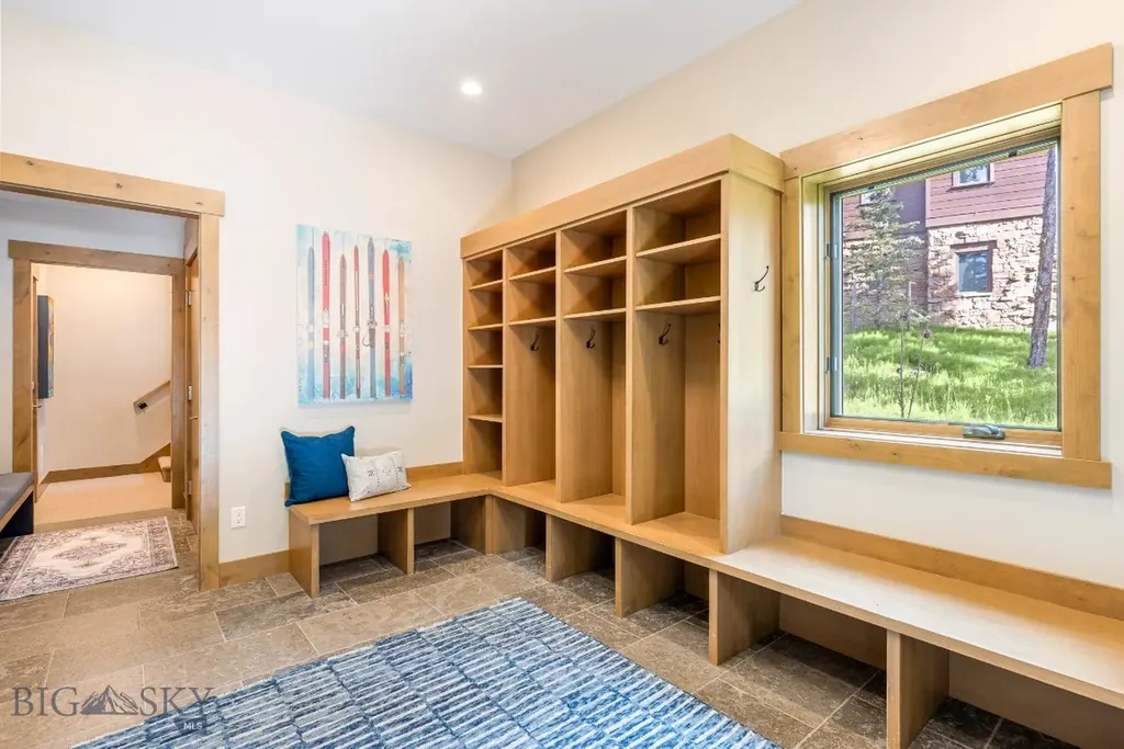 14 Jakes Lane Big Sky MT 59716