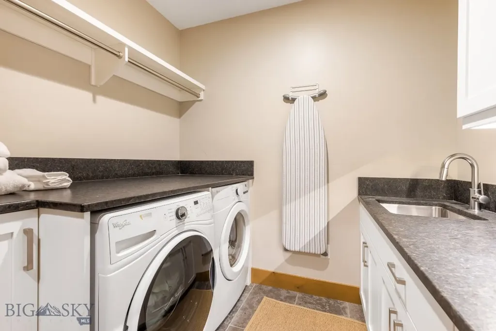 14 Jakes Lane Big Sky MT 59716