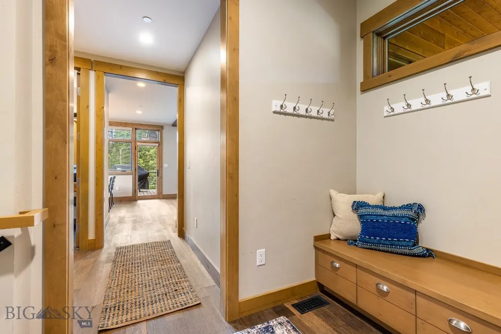 14 Jakes Lane Big Sky MT 59716