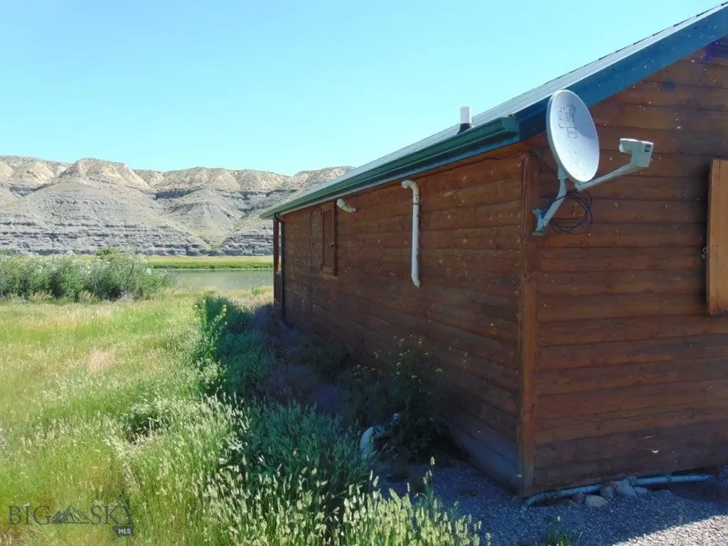 3391 Vernon Road Highwood MT 59450