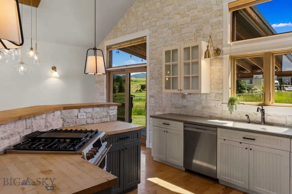 236 Holland Lane Bozeman MT 59718