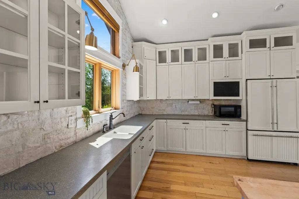 236 Holland Lane Bozeman MT 59718