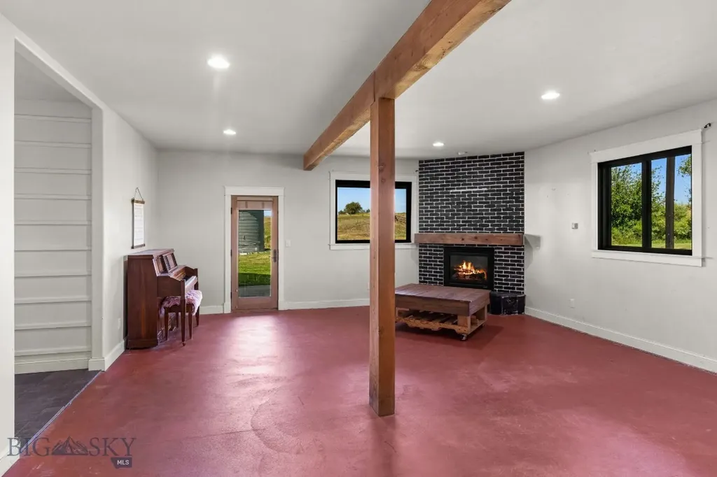 236 Holland Lane Bozeman MT 59718