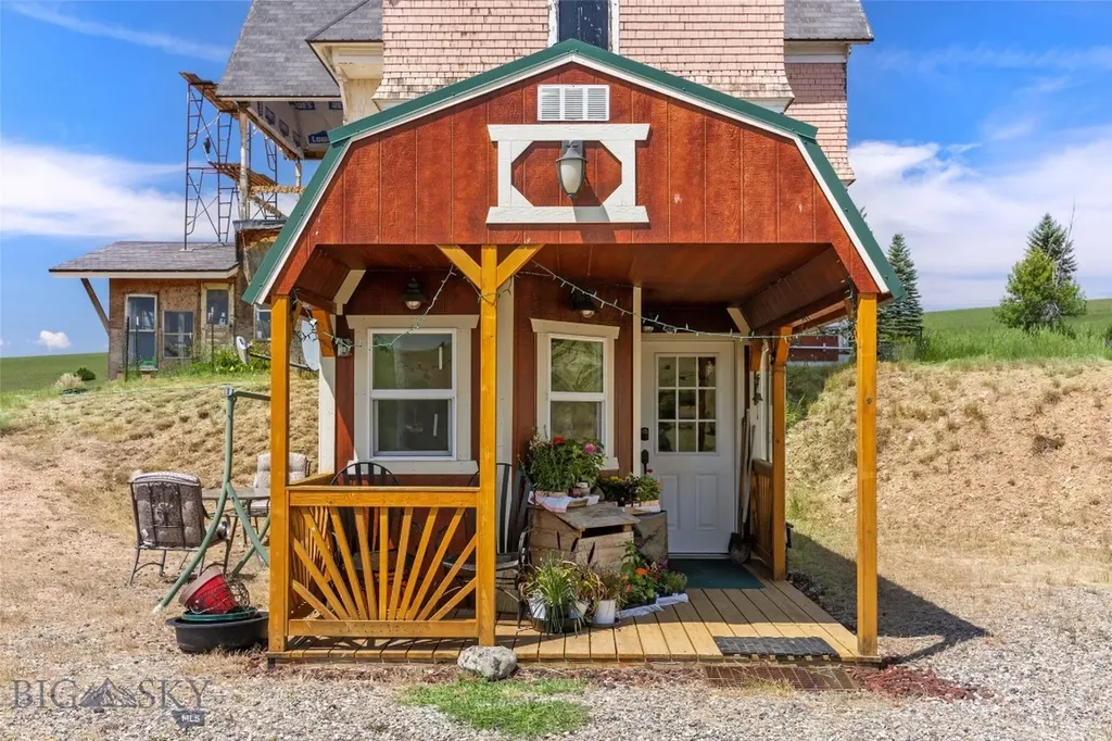 5835 Spaulding Bridge Road Belgrade MT 59714