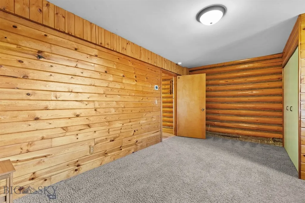 1733 W Cameron Bridge Road Bozeman MT 59718