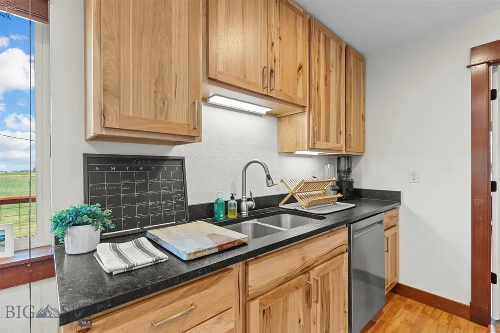 1733 W Cameron Bridge Road Bozeman MT 59718