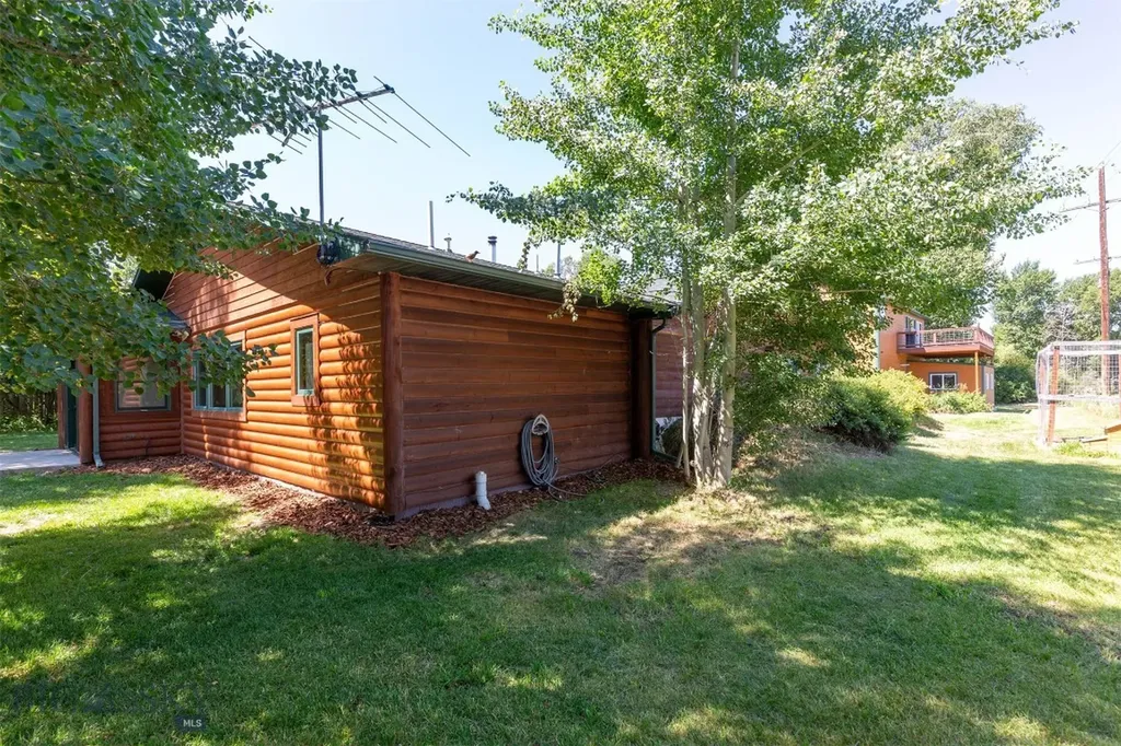 1733 W Cameron Bridge Road Bozeman MT 59718
