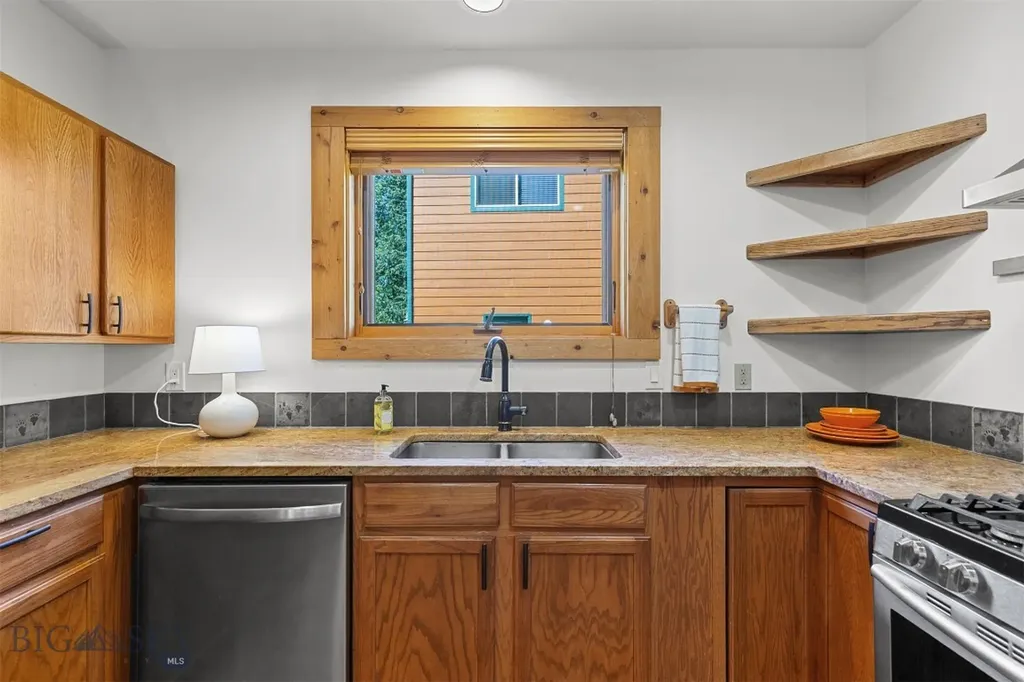 1733 W Cameron Bridge Road Bozeman MT 59718